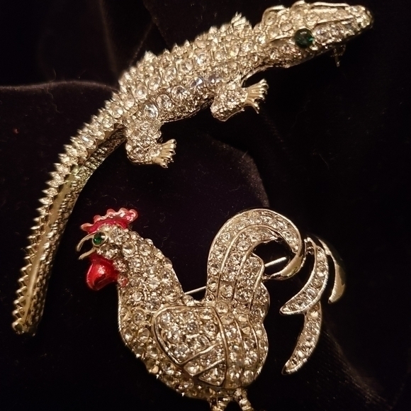 NWOT 2 RHINESTONE PINS - Picture 1 of 4